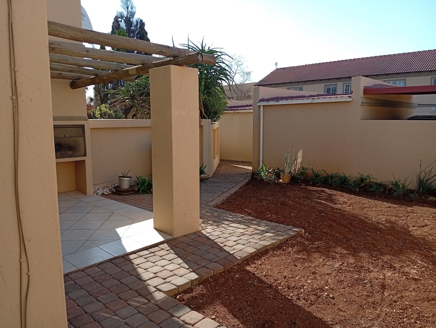 2 Bedroom Property for Sale in Willow Park Manor Gauteng
