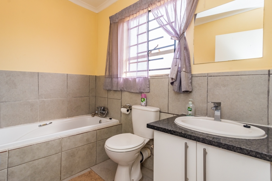 3 Bedroom Property for Sale in Witpoortjie Gauteng