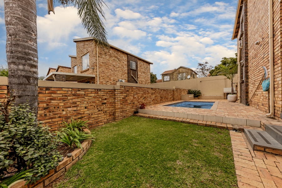 3 Bedroom Property for Sale in Willowbrook Gauteng
