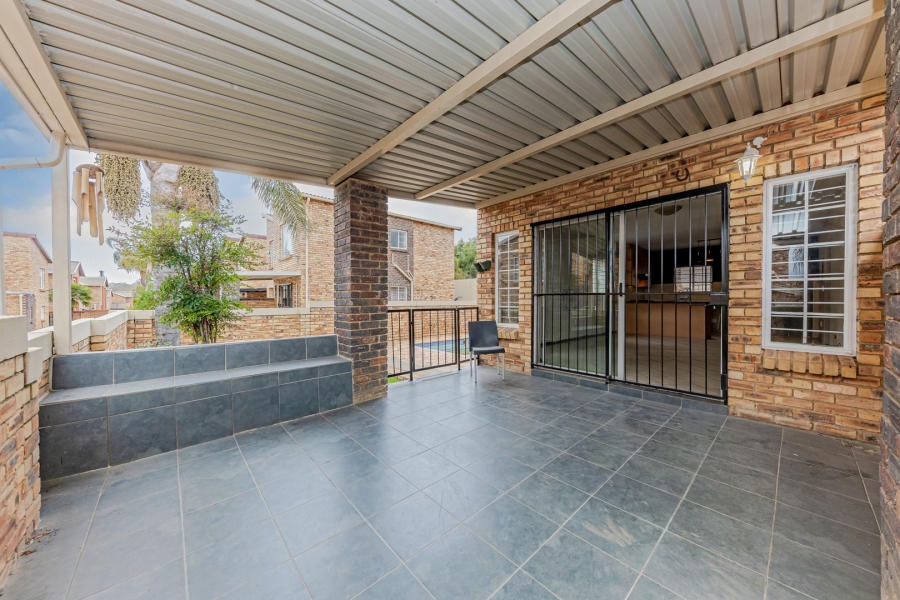 3 Bedroom Property for Sale in Willowbrook Gauteng