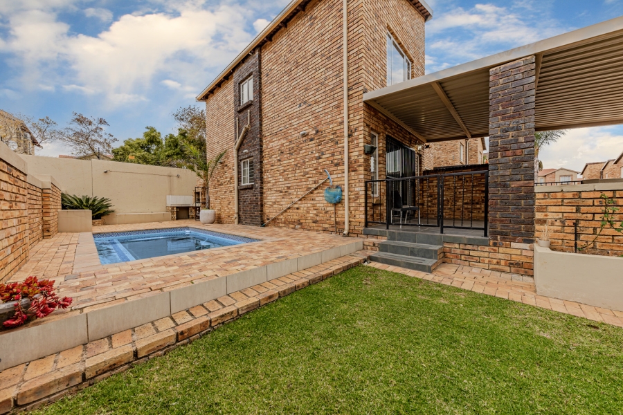 3 Bedroom Property for Sale in Willowbrook Gauteng