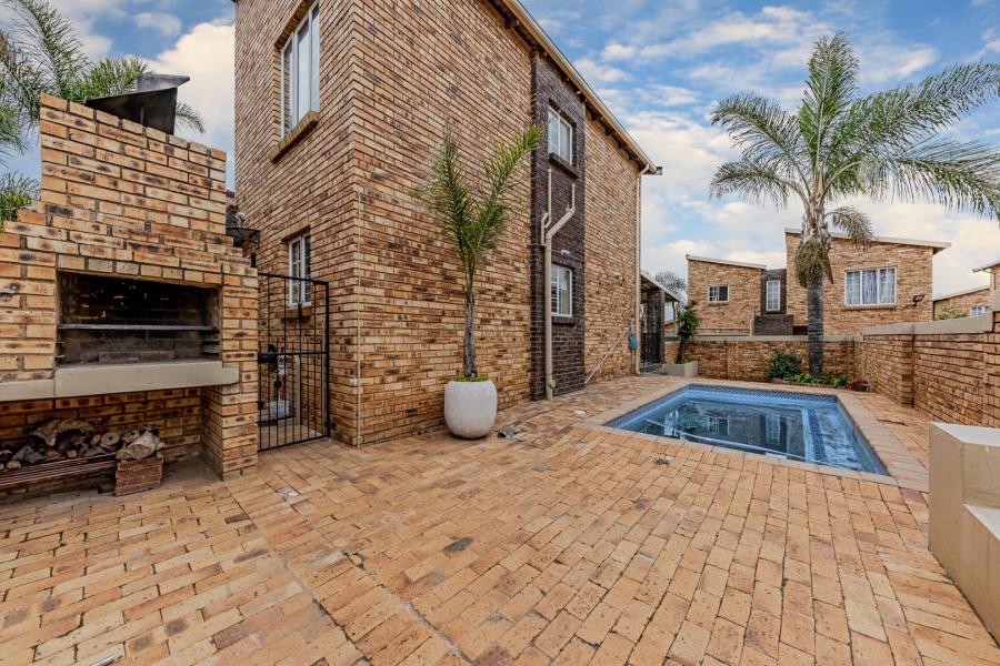 3 Bedroom Property for Sale in Willowbrook Gauteng