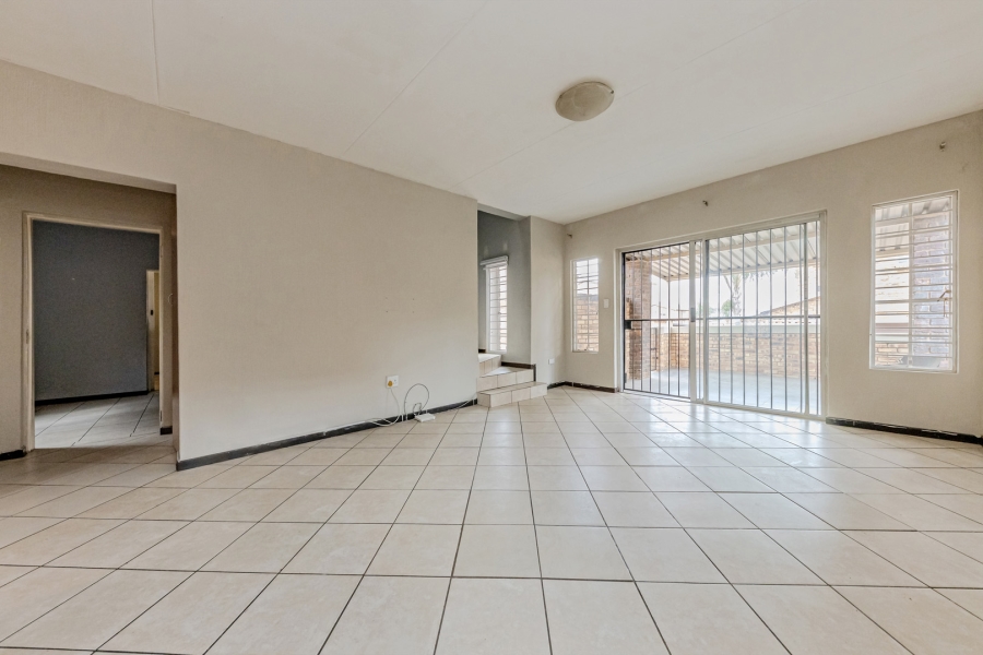 3 Bedroom Property for Sale in Willowbrook Gauteng