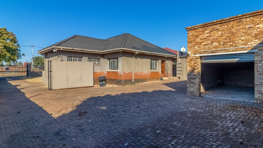 4 Bedroom Property for Sale in Selwyn Gauteng