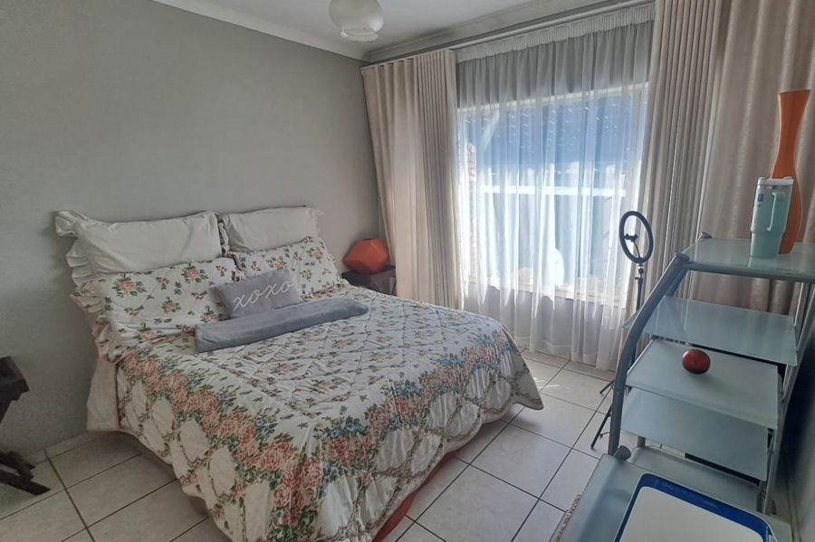 2 Bedroom Property for Sale in The Reeds Gauteng