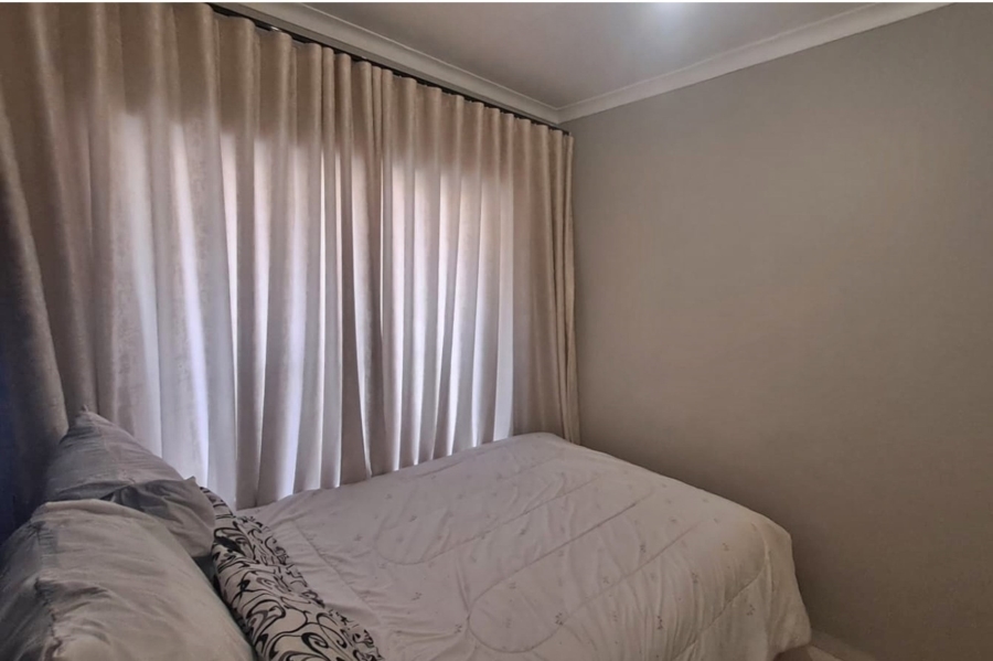 2 Bedroom Property for Sale in The Reeds Gauteng