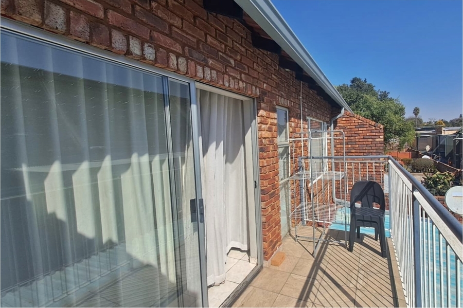 2 Bedroom Property for Sale in The Reeds Gauteng