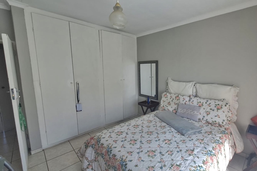 2 Bedroom Property for Sale in The Reeds Gauteng