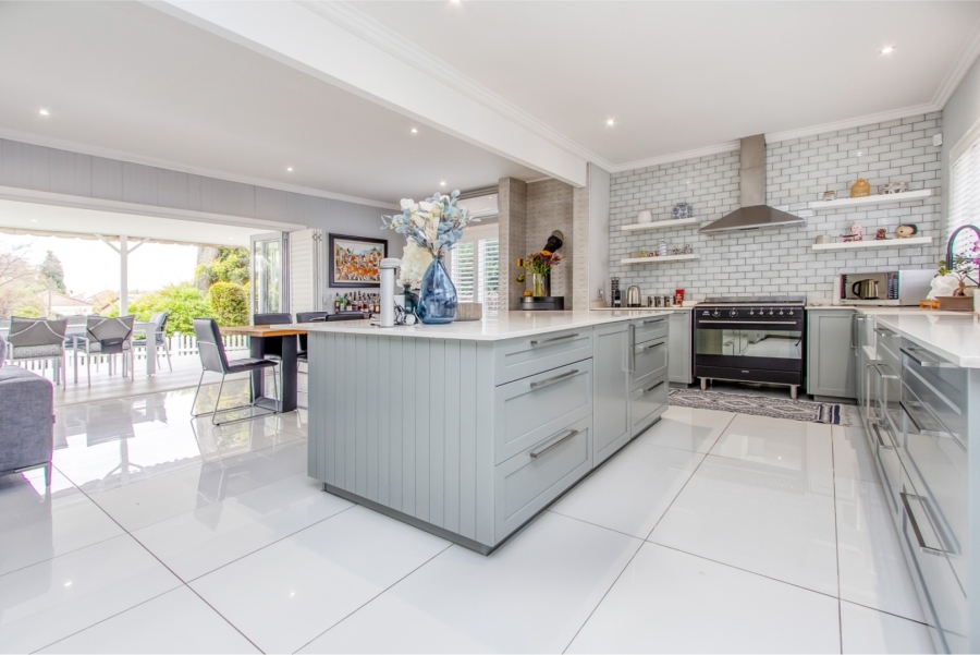 5 Bedroom Property for Sale in Dainfern Golf Estate Gauteng