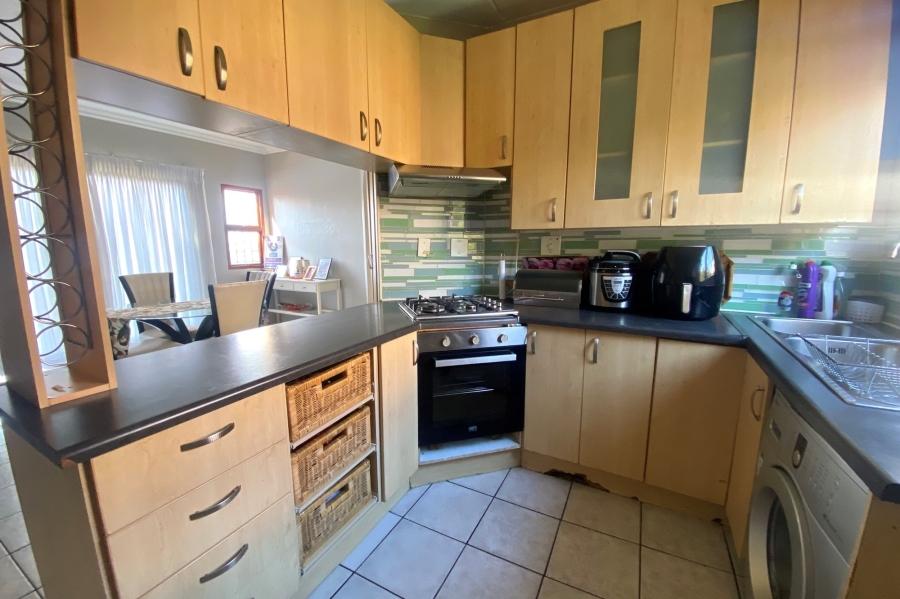3 Bedroom Property for Sale in Bromhof Gauteng