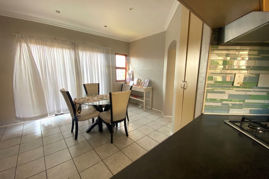 3 Bedroom Property for Sale in Bromhof Gauteng