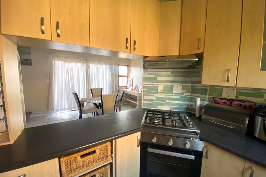 3 Bedroom Property for Sale in Bromhof Gauteng