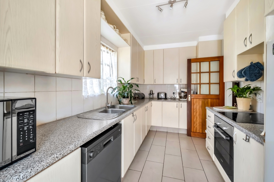 4 Bedroom Property for Sale in Saxonwold Gauteng