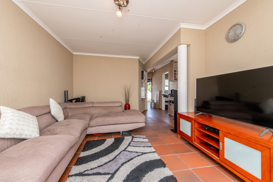 1 Bedroom Property for Sale in Paulshof Gauteng