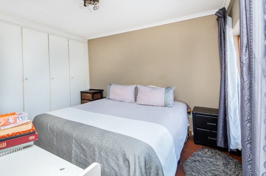 1 Bedroom Property for Sale in Paulshof Gauteng