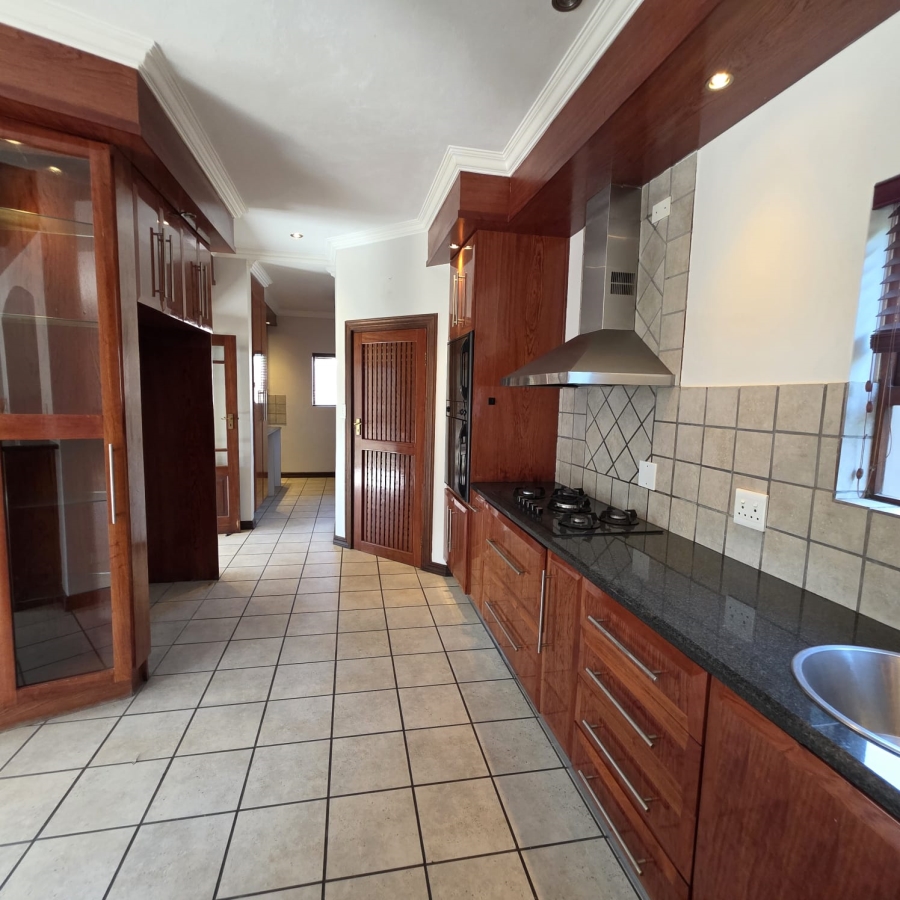 5 Bedroom Property for Sale in Willow Acres Gauteng