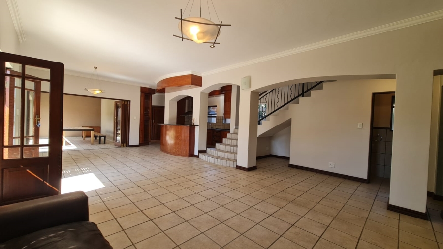 5 Bedroom Property for Sale in Willow Acres Gauteng