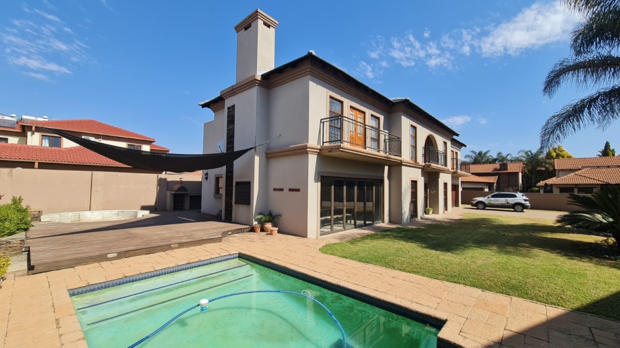 5 Bedroom Property for Sale in Willow Acres Gauteng