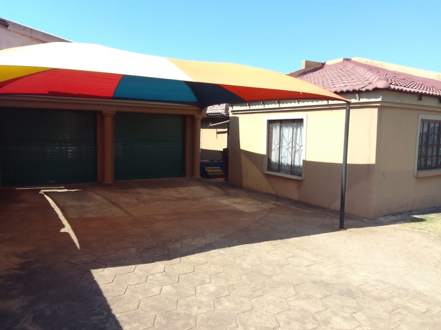 3 Bedroom Property for Sale in Lotus Gardens Gauteng