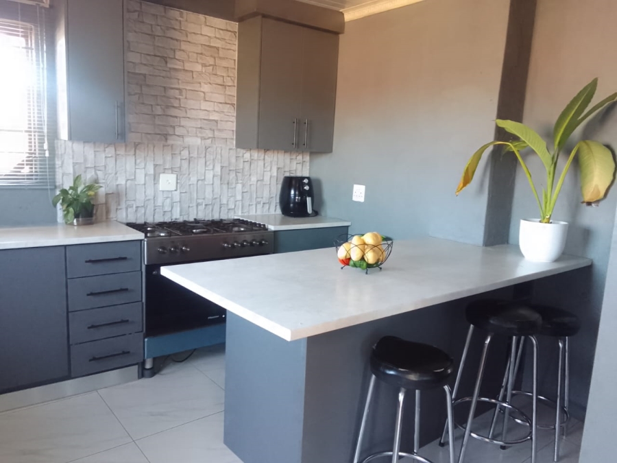 3 Bedroom Property for Sale in Lotus Gardens Gauteng