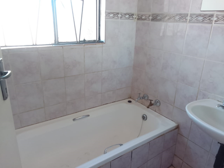 3 Bedroom Property for Sale in Lotus Gardens Gauteng
