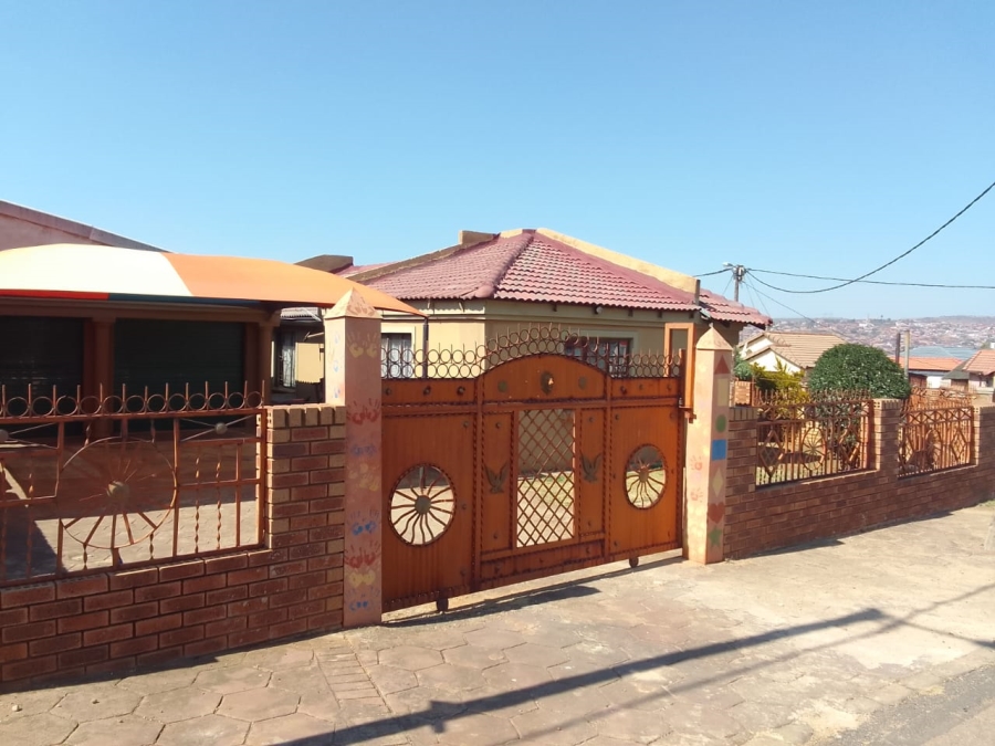3 Bedroom Property for Sale in Lotus Gardens Gauteng