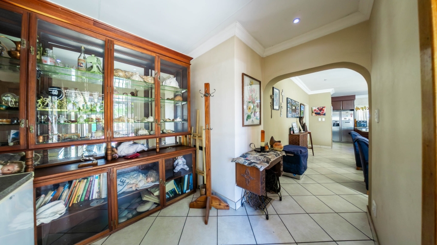 7 Bedroom Property for Sale in Eldoraigne Gauteng