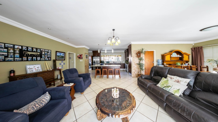 7 Bedroom Property for Sale in Eldoraigne Gauteng