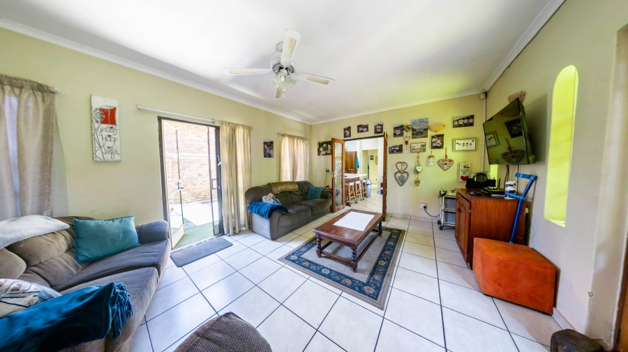 7 Bedroom Property for Sale in Eldoraigne Gauteng
