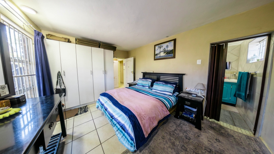 7 Bedroom Property for Sale in Eldoraigne Gauteng