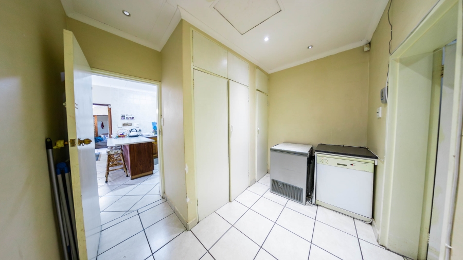7 Bedroom Property for Sale in Eldoraigne Gauteng