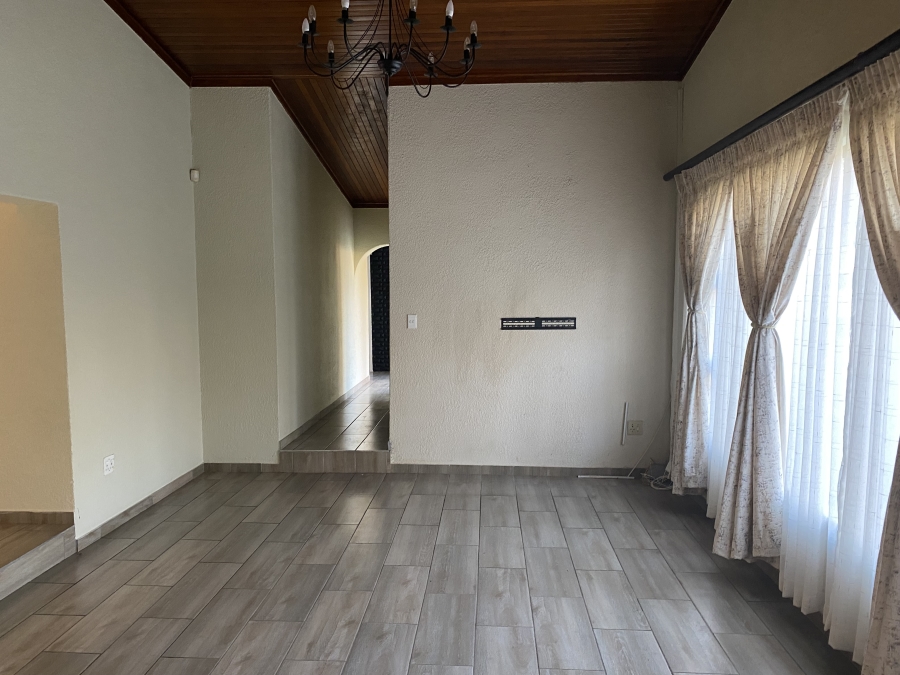 4 Bedroom Property for Sale in Farrarmere Gauteng