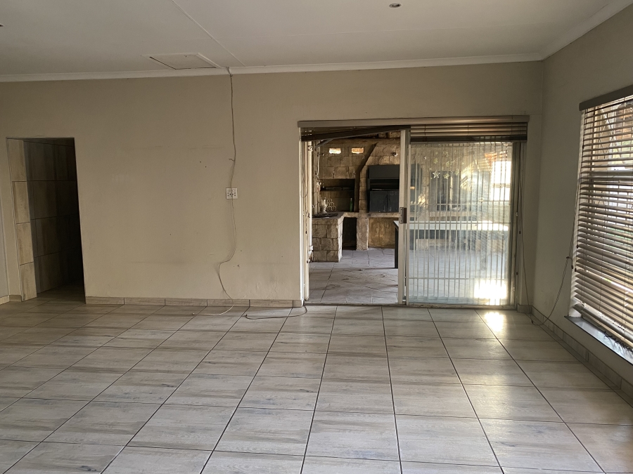4 Bedroom Property for Sale in Farrarmere Gauteng