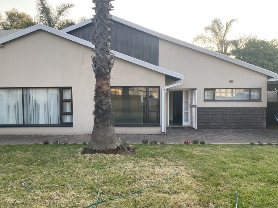 4 Bedroom Property for Sale in Farrarmere Gauteng