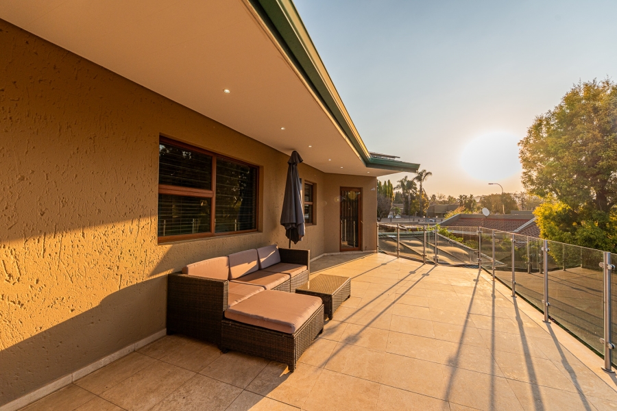 4 Bedroom Property for Sale in Little Falls Gauteng