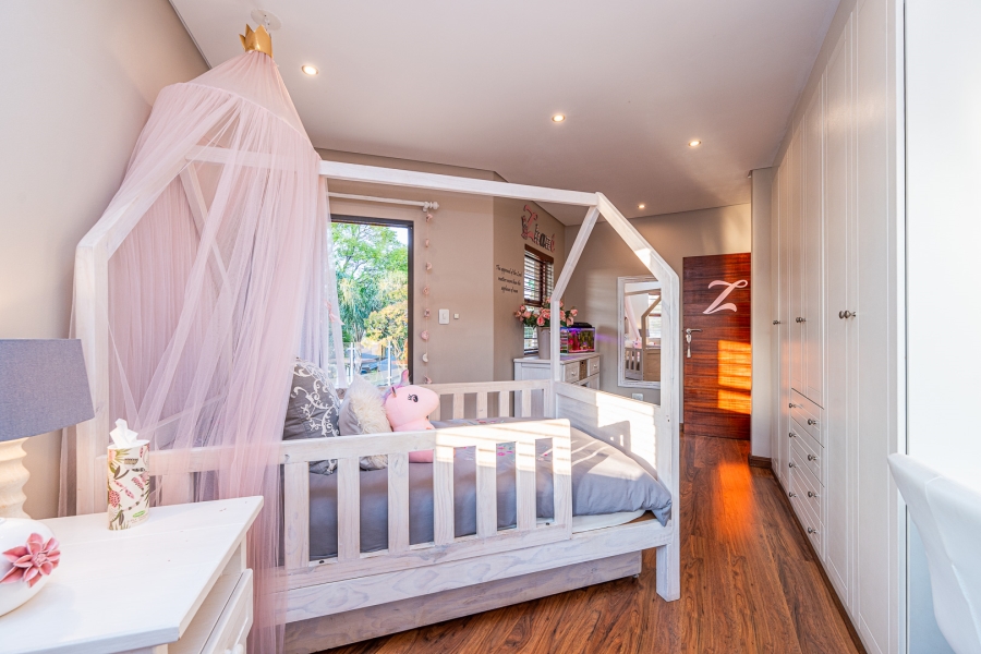 4 Bedroom Property for Sale in Little Falls Gauteng