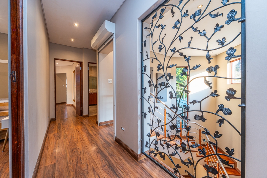 4 Bedroom Property for Sale in Little Falls Gauteng