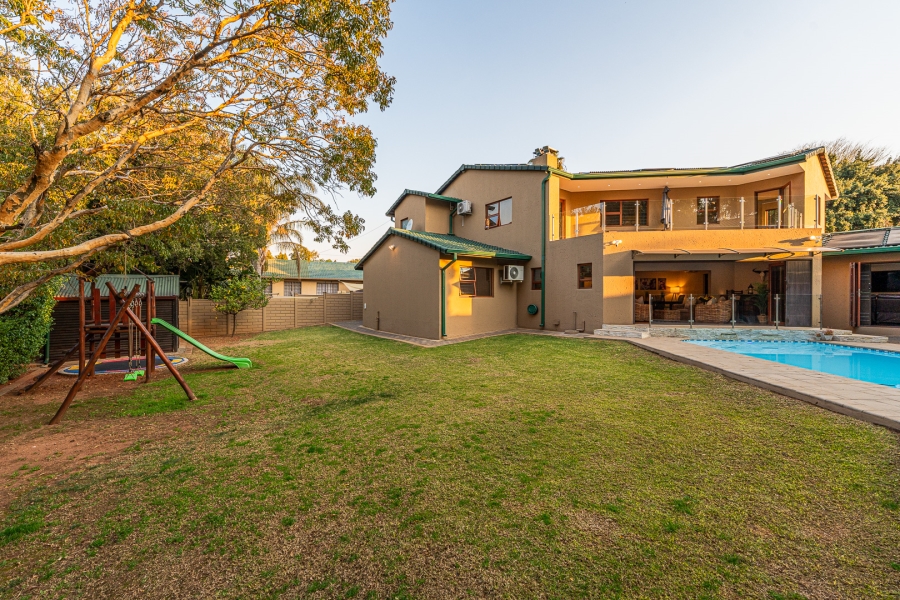 4 Bedroom Property for Sale in Little Falls Gauteng