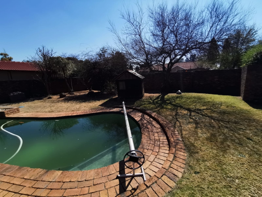 3 Bedroom Property for Sale in Brackenhurst Gauteng