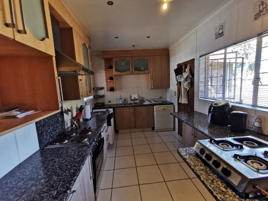 3 Bedroom Property for Sale in Brackenhurst Gauteng