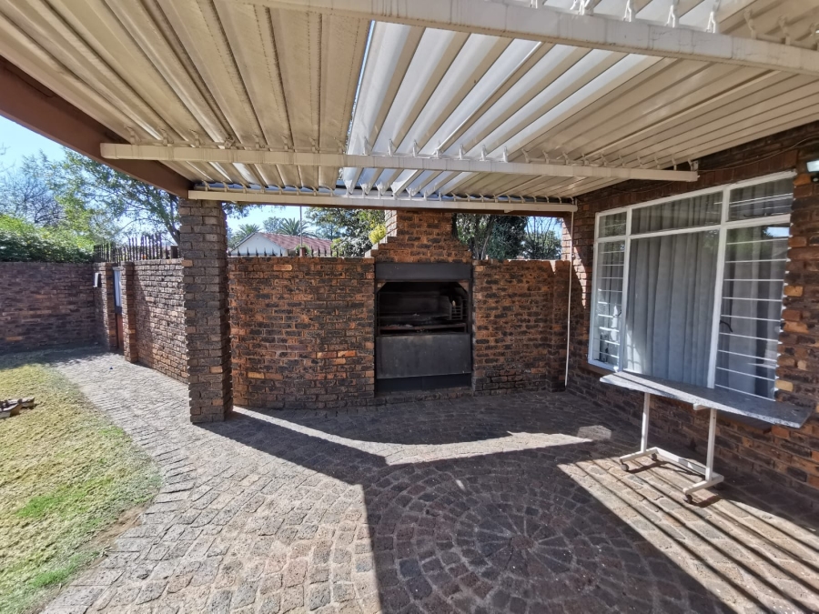3 Bedroom Property for Sale in Brackenhurst Gauteng