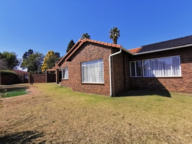 3 Bedroom Property for Sale in Brackenhurst Gauteng