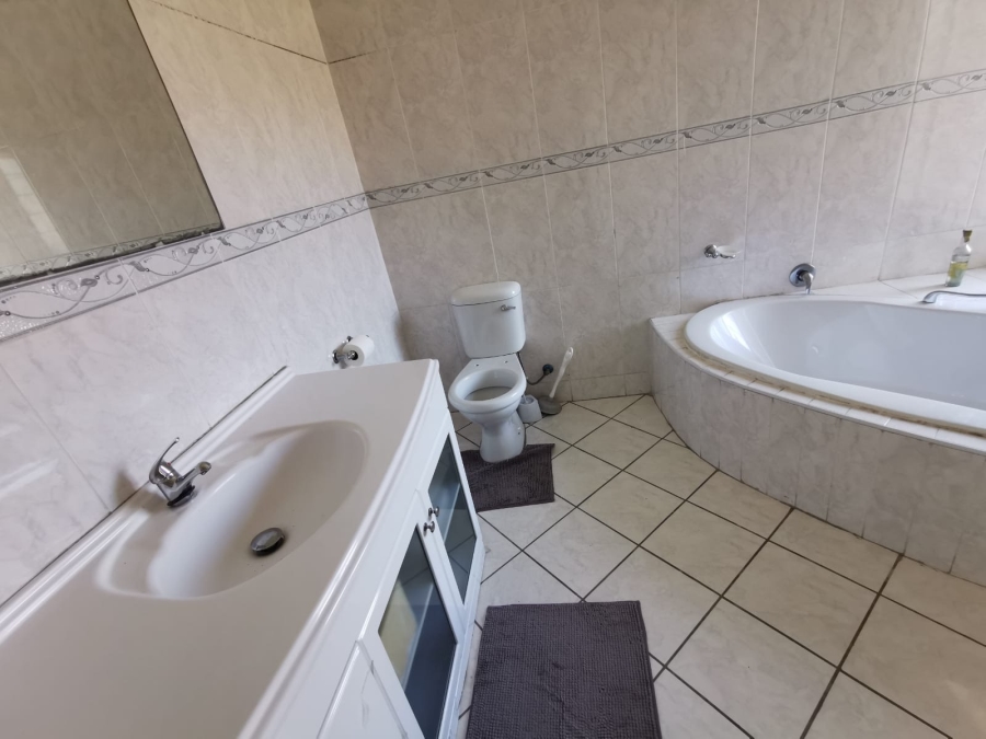 3 Bedroom Property for Sale in Brackenhurst Gauteng