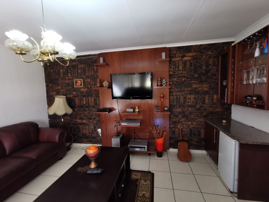 3 Bedroom Property for Sale in Brackenhurst Gauteng