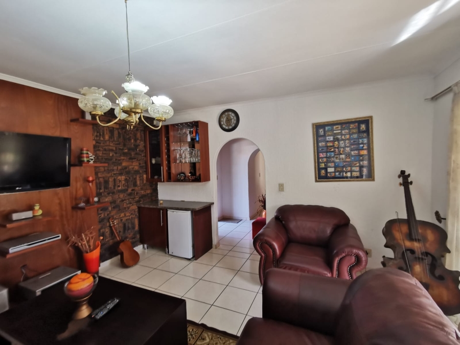 3 Bedroom Property for Sale in Brackenhurst Gauteng