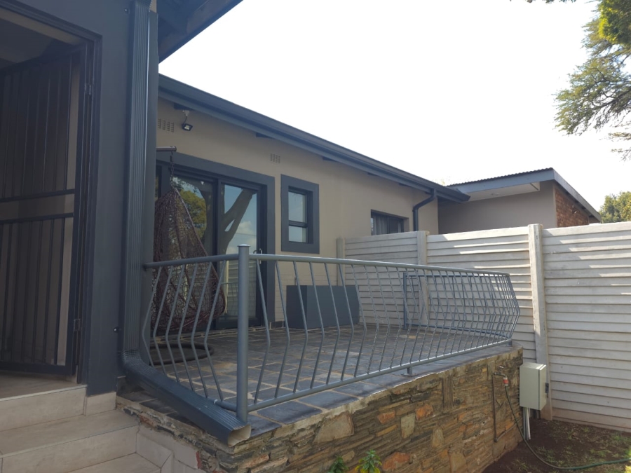 3 Bedroom Property for Sale in Waverley Gauteng