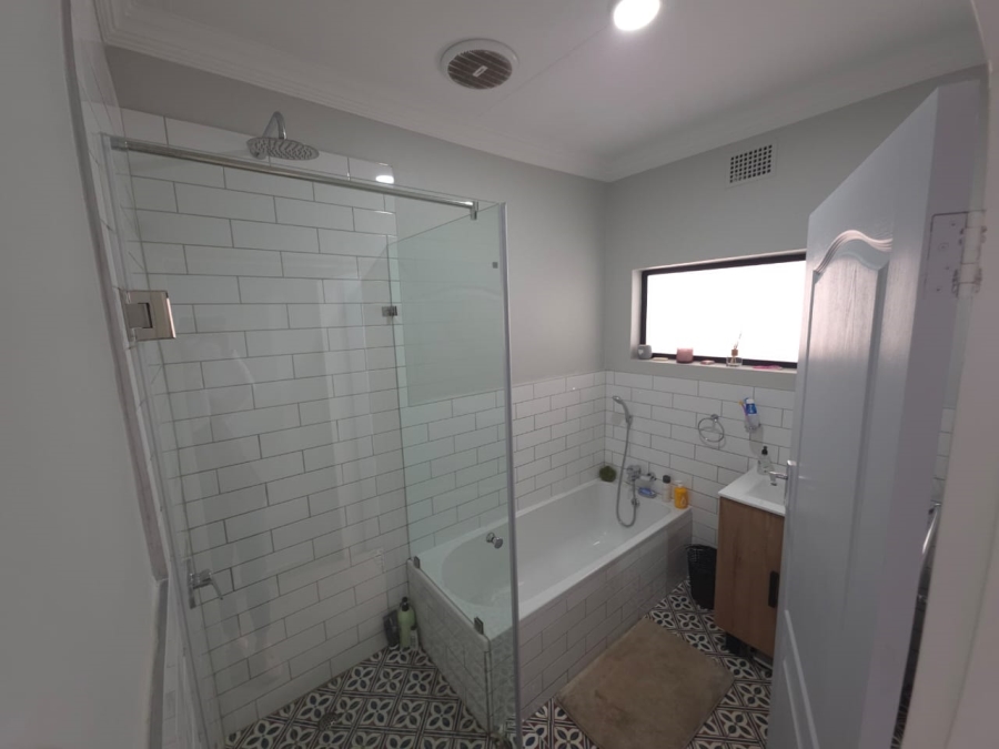 3 Bedroom Property for Sale in Waverley Gauteng
