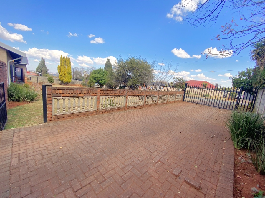 4 Bedroom Property for Sale in Horison Gauteng