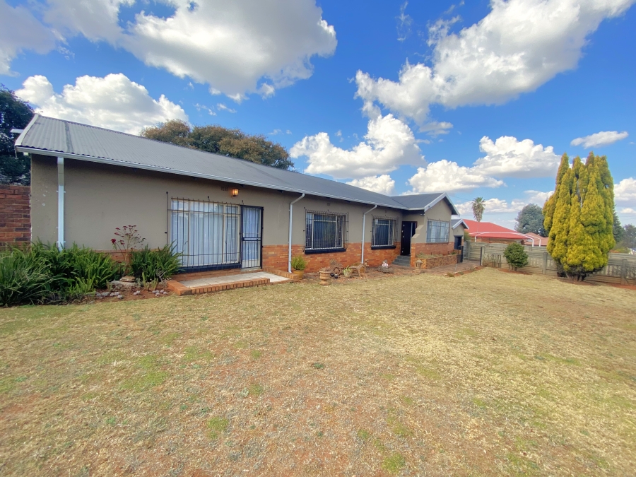 4 Bedroom Property for Sale in Horison Gauteng