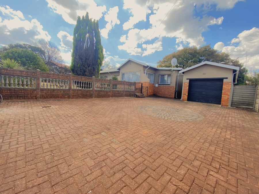 4 Bedroom Property for Sale in Horison Gauteng